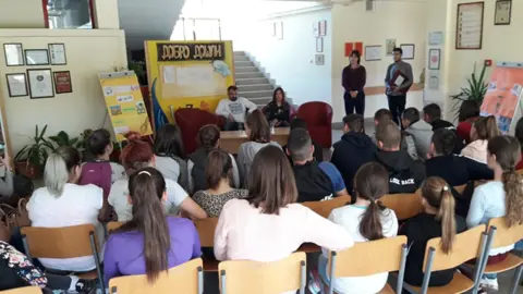 Branislav Janković sa srednjoškolcima u Lapovu - slika 2