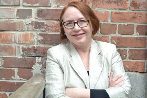 Šari Lapena: Interesuju me tajne - slika 1