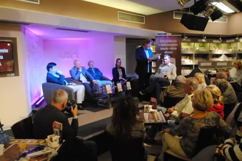 Promocija knjige „Vodič kroz ljubavnu istoriju Beograda“ - slika 1