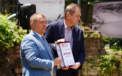 Goran Petrović dobitnik nagrade „Vladan Desnica“ za roman „Ikonostas“ - slika 1