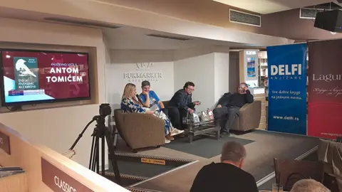 Ante Tomić je lekar za dušu - književno veče poznatog pisca i scenariste održano u knjižari Delfi SKC - slika 1