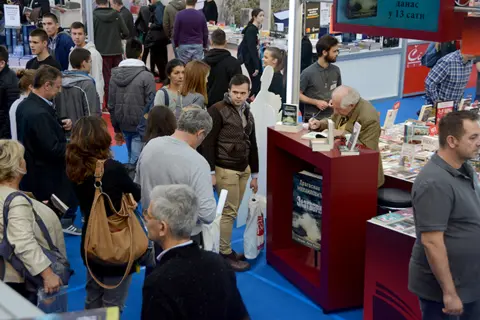 Četvrti dan Sajma knjiga beleži značajnu posetu mlađe publike - slika 1