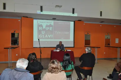 Roman Vanje Bulića „Tata u drugom stanju“ predstavljen u Majdanpeku - slika 2