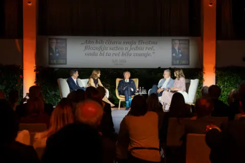 „Ulaganje u znanje je moja životna filozofija“ – održana promocija knjige „Tajne zanata“ Miroslava Miškovića - slika 1