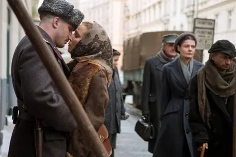 Nagrađujemo kupce knjige „Dete 44“ - slika 3