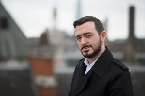 Intervju sa Edom Makdonaldom, autorom „Vraninog obeležja“ - slika 1