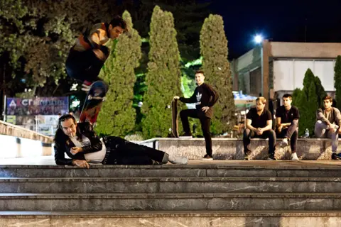 Nenad Džoni Racković - odluka radikalnog konzumiranja života - slika 1