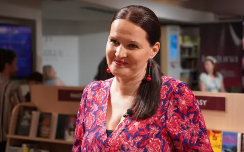 Održana promocija knjige „Vetar sa Pirineja“ Milene Sekulić Odalović - slika 1