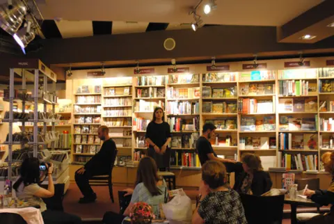 Predstavljena knjiga „Niz prugu“ Jelene Nedić - slika 6