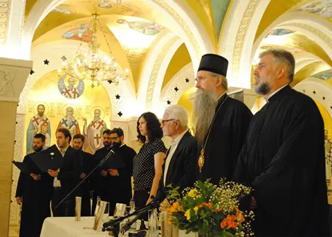 Knjiga „Preko praga“ promovisana u Hramu Svetog Save - slika 2