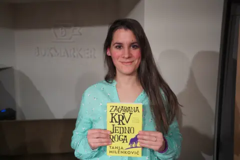 Alegorija o surovom odrastanju: predstavljen roman „Začarana krv jednoroga“ autorke Tanje Milenković - slika 1