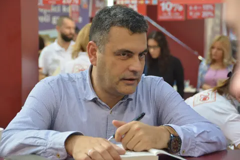 Slobodan Vladušić: Većina Srba onog vremena je verovala da živi u mnogo goroj zemlji nego što je živela - slika 1