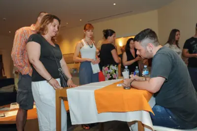 Vf-dA66c7-9VXD5dDpMSE3-a7VGrzOgE8axqzu6dOyc