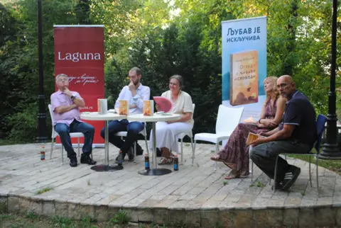 Održana promocija romana „Ogledi o ljubavi i slobodi“ Zorice Kuburović - slika 1