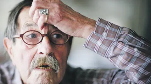 Grasove „Pseće godine“: Oluja ideja i provokacija - slika 1