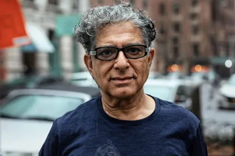 Dipak Čopra: Preterana stimulacija nas odvlači od samospoznaje - slika 1