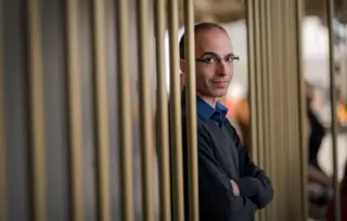 Juval Noa Harari: Tehnologija je potpuno razuzdana i ona će nas uništiti