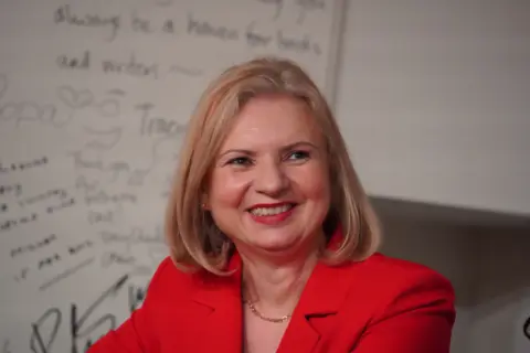 Ljiljana Šarac: Okrenimo se deci - slika 1