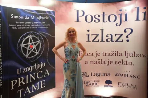 Hit roman „U zagrljaju princa tame“ predstavljen čitaocima - slika 1