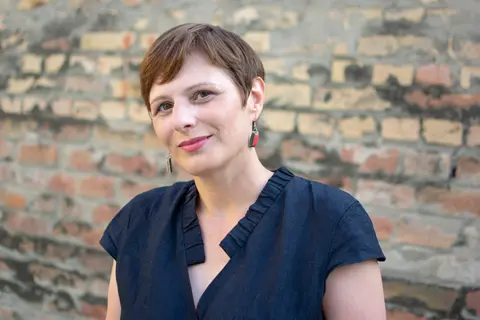 „Bolje bi nam bilo po dečjim pravilima“ Julijana Adamović o „Divljim guskama“, svom hit romanu u regionu - slika 1