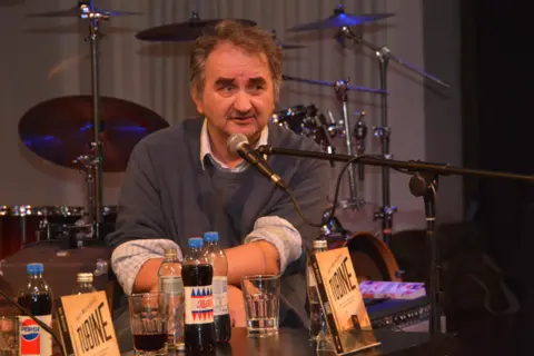 U Velikoj sali SKC-a predstavljen roman „Tuđine“ Igora Marojevića - slika 2