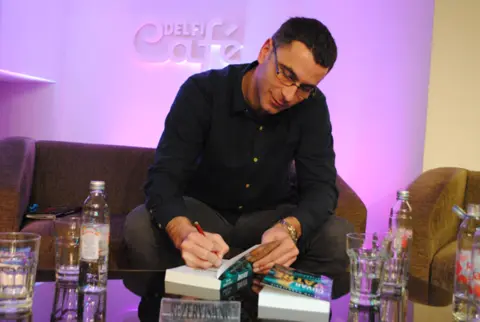 Predstavljena knjige „Čuvar vatre“ Dejana Manojlovića - slika 1