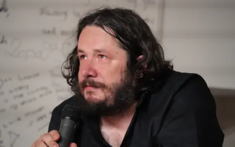 Prohujali dani (naših) života – održana promocija knjige „Nevidljiva družba“ Muharema Bazdulja - slika 1