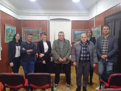 IMG-8ddb99c5a5f2d4e51844e1758cc4e04c-V-2