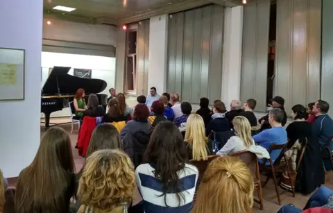 U Kruševcu predstavljen roman „Sudbine plešu tango“ Mladena Stevanovića - slika 3