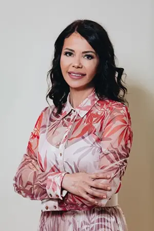 Jelena Bačić Alimpić: Teško se rastajem od svojih junaka - slika 1