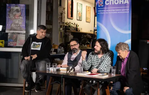 Makedonska promocija „Nevidljive družbe“ - slika 1