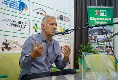 Uspešno gostovanje Lagune i njenih pisaca na Sajmu knjiga i grafike u Kragujevcu - slika 2