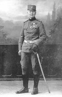 Flora Sends: Engleskinja u srpskoj uniformi - slika 2