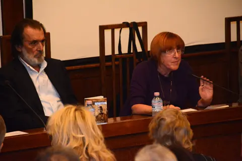 Predstavljena knjiga „Aleksandar od Jugoslavije“ Vuka Draškovića - slika 2