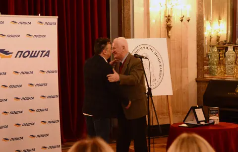 Dr Neletu Karajliću uručena nagrada za književnost „Momo Kapor“ - slika 1