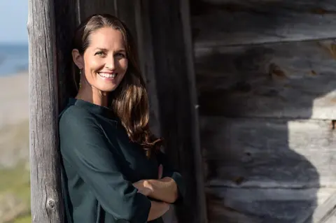 Sofija Lundberj odgovara na pitanja o svom debitantskom romanu „Crveni adresar“ - slika 1