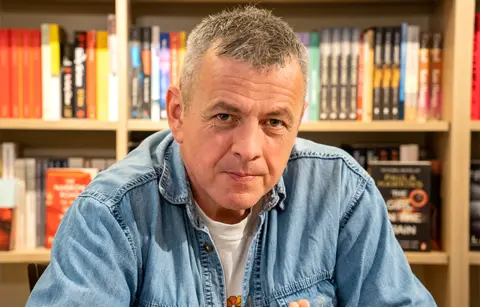 Srđan Valjarević: Nemam dilemu oko toga da je život nepodnošljiv, zaista tako mislim - slika 1