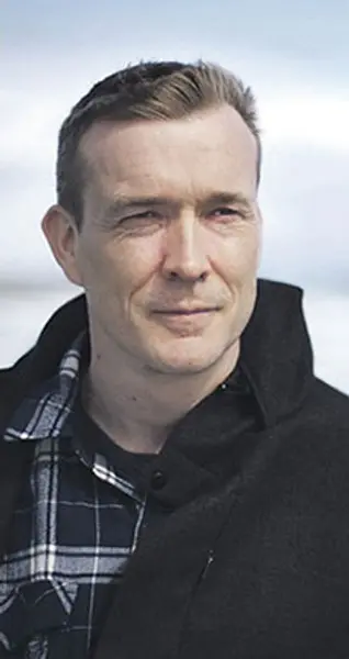 Intervju – Dejvid Mičel: Pišamo u bunar iz kojeg pijemo vodu - slika 1