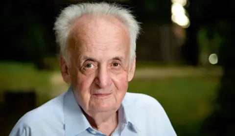 Intervju: Ivan Ivanji – Tito je bio veliki šarmer uvek okružen lepim ženama - slika 1