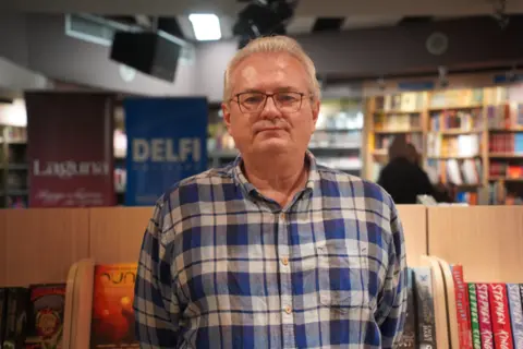 Gorostasna priča o jednom narodu, borbi i žrtvi za pravdu i očuvanje čistog obraza: Predstavljena knjiga „Gorolom“ Aleksandra Tešića - slika 1