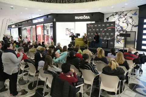 Siniša Ubović promovisao novu knjigu „Jači od bola“ u Big Fashion šoping centru u Beogradu - slika 1