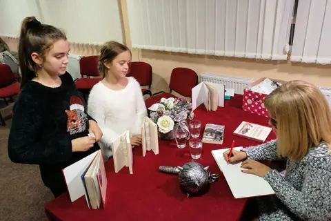 Predstavljena knjiga „Sofijine mudrolije s Markom Kraljevićem“ Aleksandre Mihajlović (ili Kako lakše razumeti epsku pesmu) - slika 2