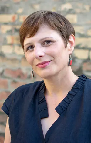 Književnica Julijana Adamović: Umjetnost i ekonomija najbolji su recept za spajanje ljudi - slika 1