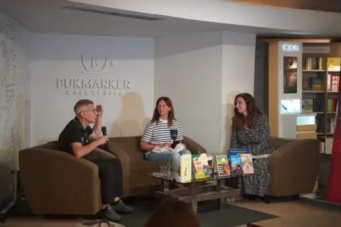 „Omiljeni ljubimci i omiljene knjige“ – obeležen Svetski dan mačaka 8. avgusta u knjižari Delfi SKC - slika 1