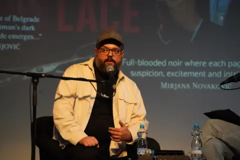 Đorđe Bajić: Volim da zagrebem i da se ispod pozlate ukaže rđa - slika 1