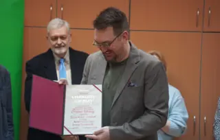Stefanu Tićmiju dodeljena nagrada Politikinog zabavnika za roman „Tata kaže gambit“